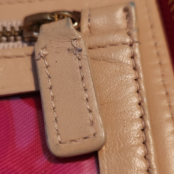 EUC halogen saffiano leather wallet - Picture 7 of 9